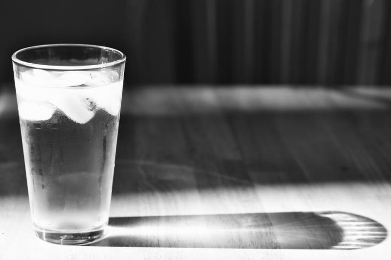 14 znamení, že nepijete dostatok vody