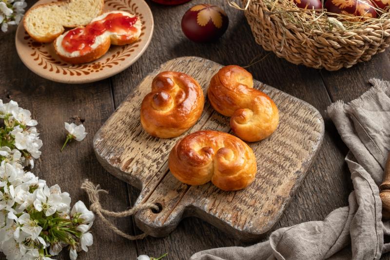 Veľkonočné judáše:Recept na tradičné sladké pečivo z kysnutého cesta. Skúste klasiku alebo smotanové