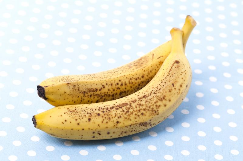 9 dôvodov, prečo jesť banány s hnedými škvrnami. Regulujú krvný tlak a liečia pálenie záhy