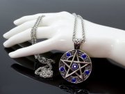 Pentagram s modrými kamienkami