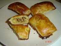 Taštičky z lístkového cesta plnené kyslou kapustou+salámovo-syrové+ovocné taštičky