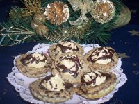 Orechové košíčky s karamelovou plnkou