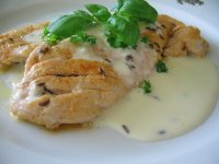 Nevarená chrenová, kôprová omáčka