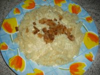 Cestoviny so smostonavo-syrovou omáčkou