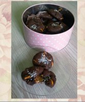 Čokoládové solené sušienky s karamelom a praclíkmi...